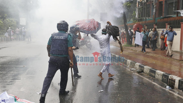 আন্দোলনরত শিক্ষকদের ওপর পুলিশের লাঠিচার্জ, জল কামান